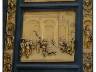 En bas, à droite, Lorenzo Ghiberti a signé son oeuvre en y incorporant son propre portrait.