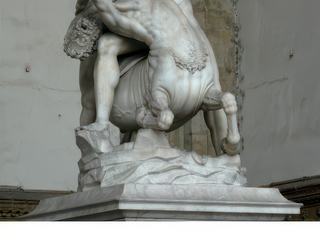 Hercule en lutte contre le centaure Nessus.