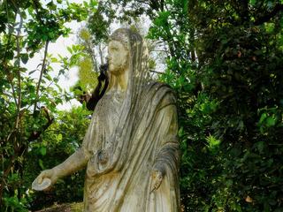 Une des nombreuses statues des jardins de Boboli.