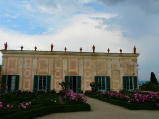Sur la dernière terrasse, le Casino del Cavaliere abrite le musée des porcelaines.