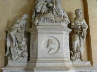 Monument funéraire (1877) à Giuseppe La Farina (1815/1863) de Michele Auteri Pomar.