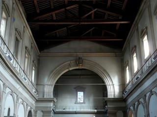 Intérieur sobre.
