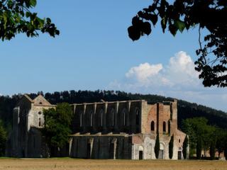 L'abbaye de San Galgano garde un certain mystère renforcé par son apparence de vaisseau fantôme.