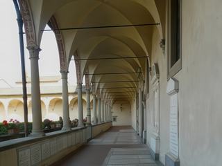 Vue sur la galerie du Grand Cloître.