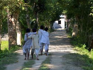 Jeunes moines à majuli
