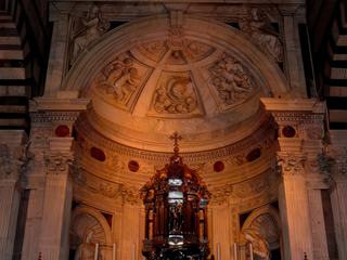 Vue sur le choeur.
