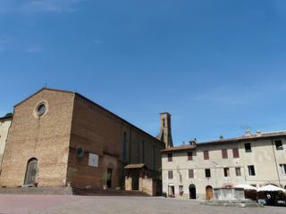 Nous voici sur la piazza Sant'Agostino.