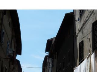 Reprenons les ruelles médiévales.