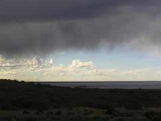 Il est temps de partir, de gros nuages noirs arrivent.