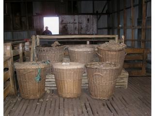 Paniers contenant la laine.