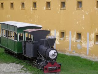 Petit train à vapeur d'origine qui servait autrefois aux bagnards pour acheminer le bois vers la ville.