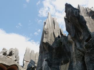 SHILIN: La Forêt de Pierres (1 750m) – Chine