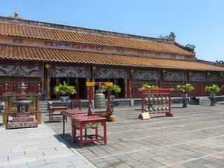 Temple dynastique OUf! un instant sans visiteurs ...Je vous l'offre.