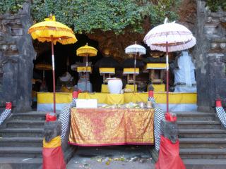 Goa Lawah