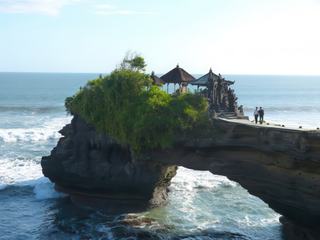 Pura Batu Bolong