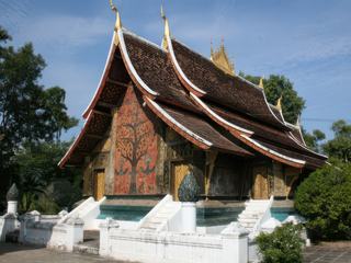 Un des nombreux temples de LPQ, recouvert de céramiques