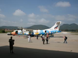 Avion très coloré de Bangkok Airways