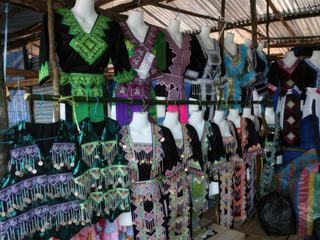 TENUES TRADITIONELLES
