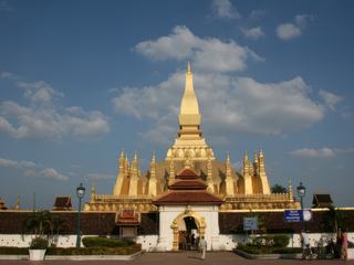 LE PHA THAT LUANG