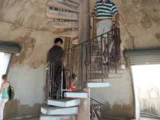 L'ESCALIER POUR ATTEINDRE LE SOMMET !...DUR !DUR !