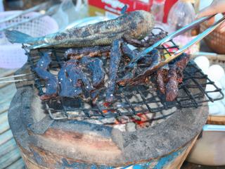 CA NE VAUT PAS UNE BONNE BROCHETTE DE BOEUF, MAIS ENFIN, IL NE FAUT PAS MOURIR IDIOT !....