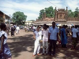 Le Grand Marché de Bamako. Il a entièrement brûlé il y a quelques années. Reconstruit en...Béton !!!