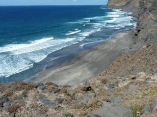 Belle plage vierge de pas