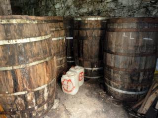Tonneaux de chêne pour le vieux "grogue"