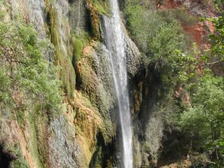 Sillans la Cascade : "c'est un coin de verdure où chante une rivière..." comme disait Rimbaud