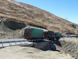 Un camion en panne dans la descente!