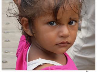 Craquante cette petite fille.