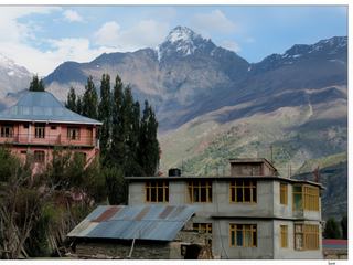 Depuis notre hôtel la vue sur la chaîne himalayenne est superbe!