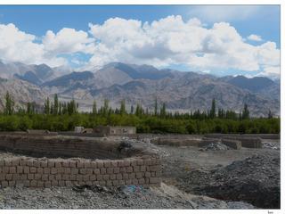 Irriguée par l'Indus, à cet endroit la vallée est un oasis de verdure.