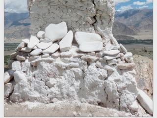 Un chörten en ruine, on en trouve un certain nombre dans la vallée de l'Indus.