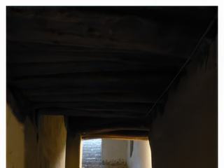 Dans le dédale de ruelles du palais.