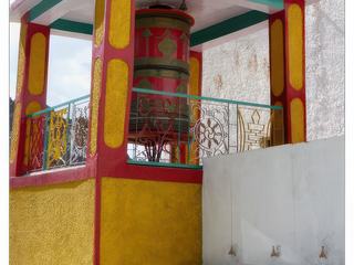 Grand moulin à prières.