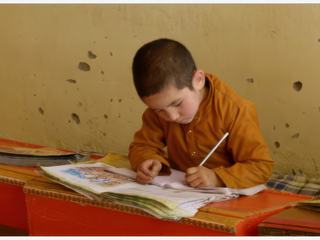Une petite gauchère, comme moi.