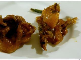 Il y a deux restaurants, dont un végétarien. Ce plat était très bon mais je ne sais plus ce que c'était.