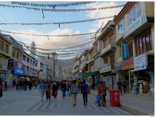 De retour à Leh, après cette journée exceptionnelle, nous retournons faire un tour dans le quartier de Main Bazaar.