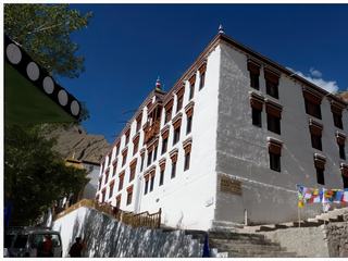 Arrivée sur le site monastique d'Hemis.
