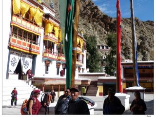 Le monastère abrite un intéressant petit musée où sont conservés des objets anciens du patrimoine bouddhiste ladakhi (photos interdites).