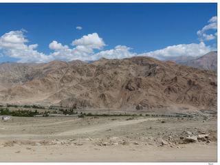 Il est temps de reprendre la magnifique route pour rejoindre Shey, l'ancienne capitale royale du Laddakh.