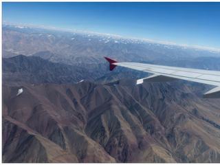 Le lendemain, survol de la chaine montagneuse pour rejoindre Delhi. Jullay (au revoir, merci) merveilleux Ladakh...