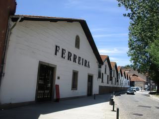 Vila Nova de Gaia: caves Ferreira.
