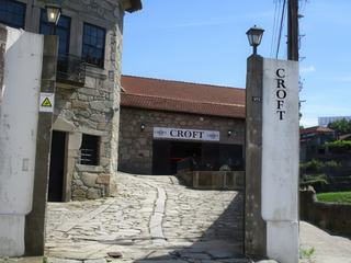 Vila Nova de Gaia: caves Croft.