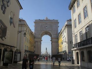 Lisbonne: Praça do Comércio et arco de Rua Augusta.