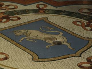 La mosaïque du Taureau de la galerie... je n'aimerais pas subir ce qu'il subit tous les jours!