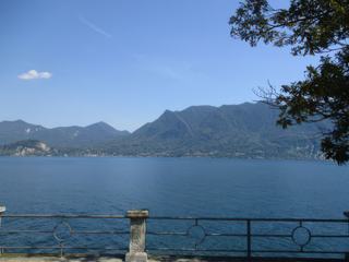 Le lac Majeur, le long de la rive ouest.