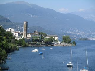 Le lac Majeur, le long de la rive ouest.