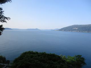 Vue depuis l'ermitage de Santa Caterina del Sasso.